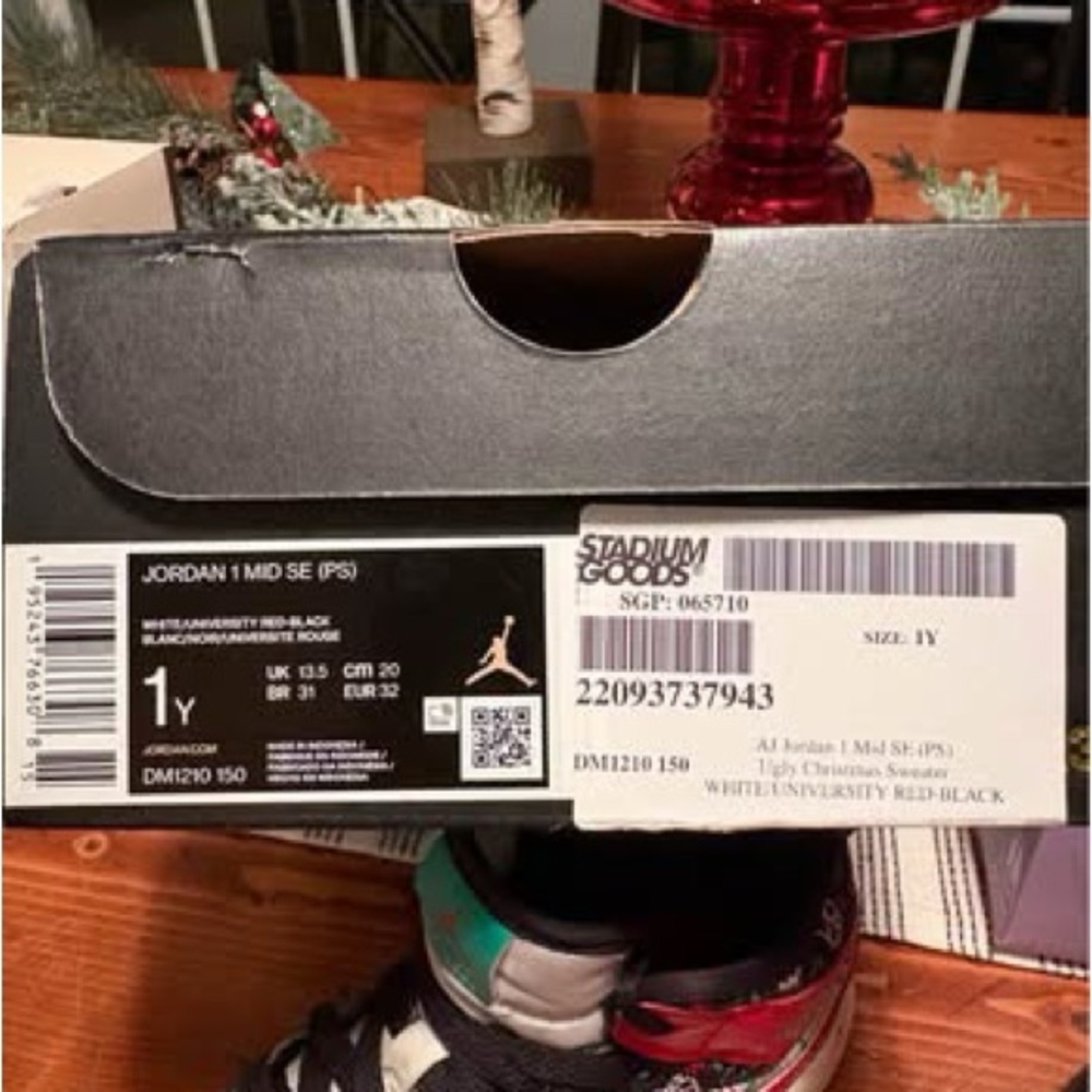 Jordan 1 Mid “Christmas Sweater” – Youth 1Y